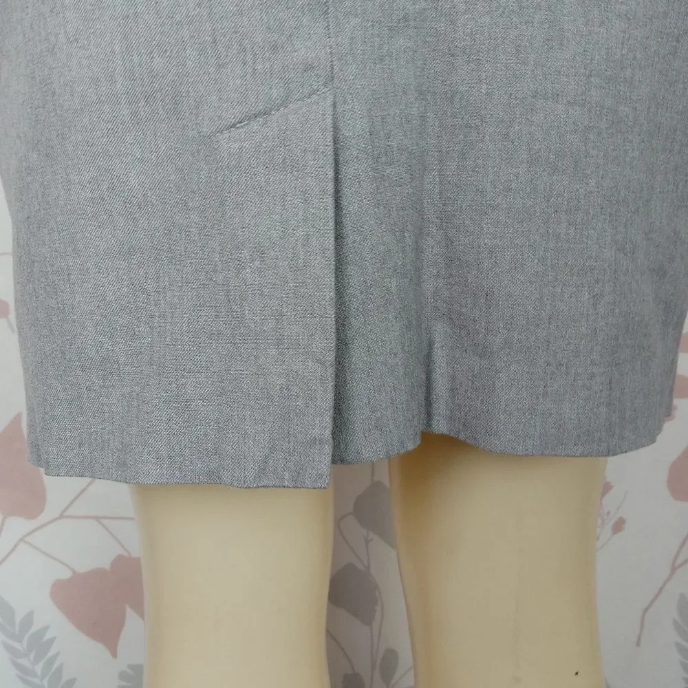 Banana Republic pencil skirt‎ size 2